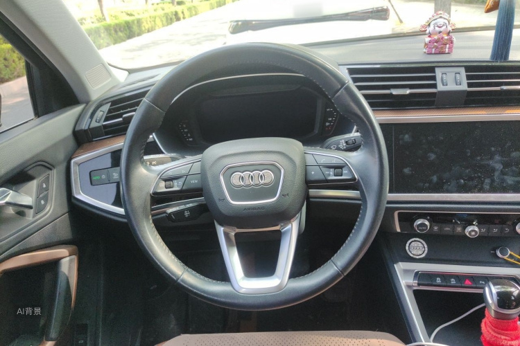 Audi Q3 2022 car image #12