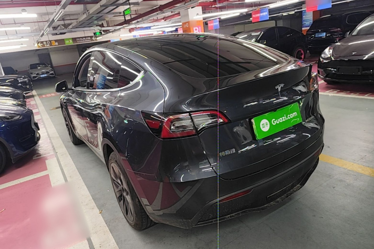 Tesla Model Y 2024 #5 Tesla Model Y 2024 immagine di auto #5