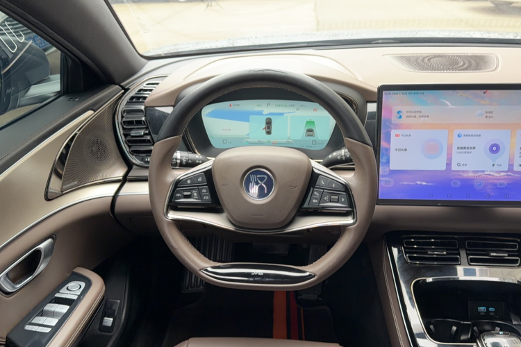 BYD Han 2023 car image #13