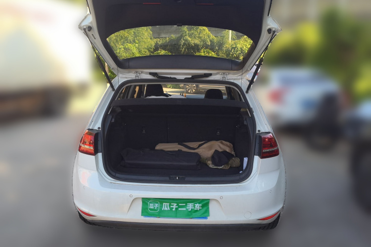 Volkswagen Golf 2017 car image #17