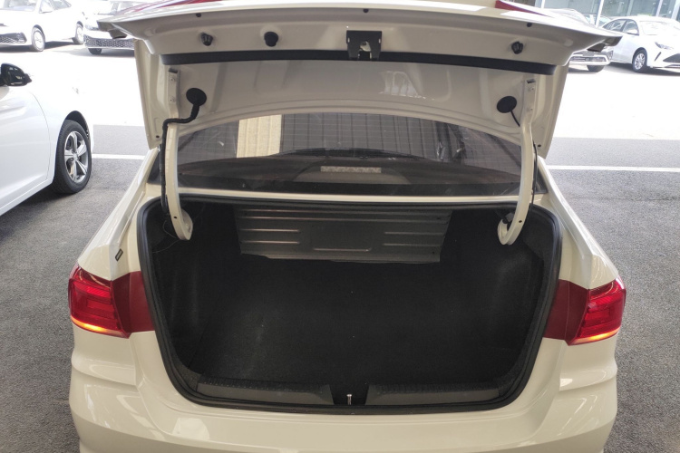 Volkswagen Santana 2022 car image #21