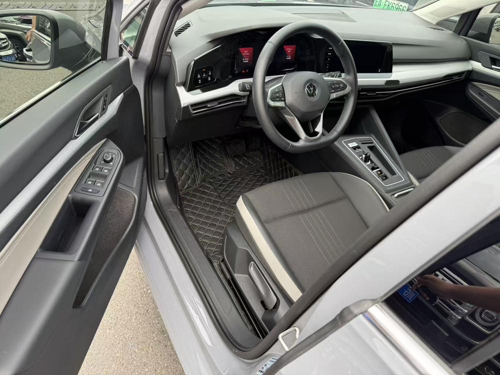 Volkswagen Golf 2021 car image #7