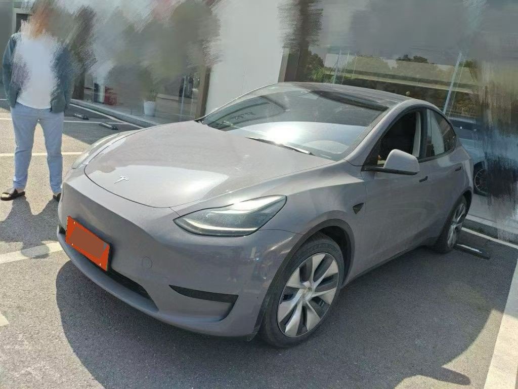 Tesla Model Y 2022 immagine di auto 