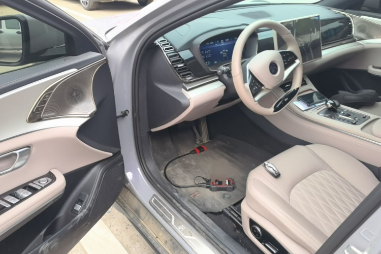 BYD Han 2024 car image #16