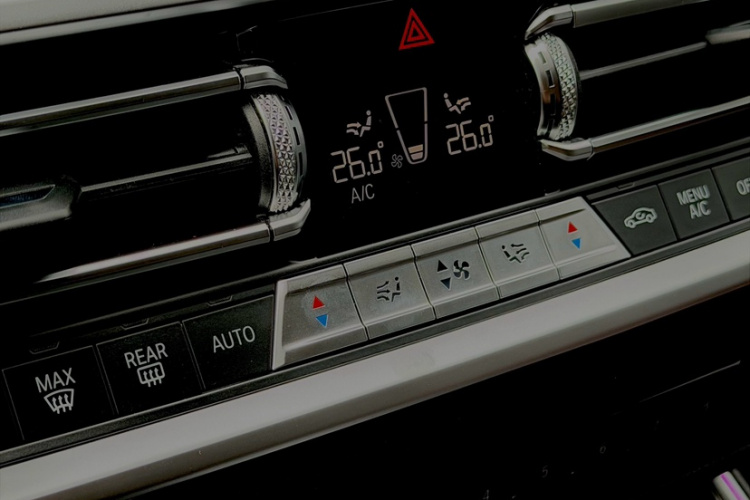 BMW 3 Series 2020 imagem de carro #23