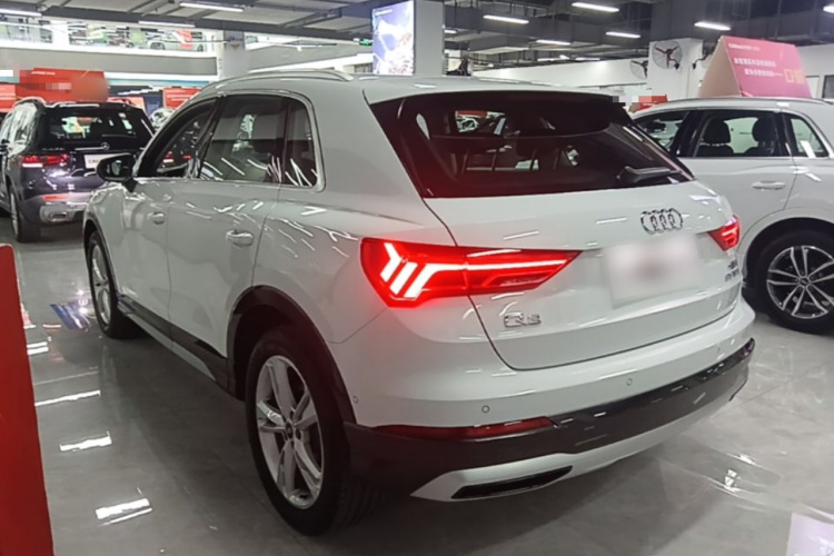Audi Q3 2021 #5 Audi Q3 2021 изображение автомобиля #5