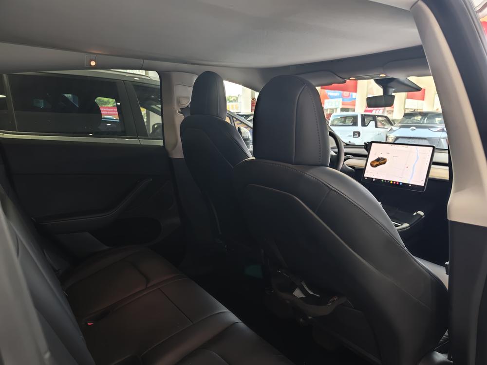 Tesla Model Y 2021 car image #8