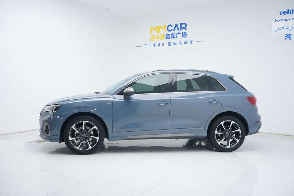 Audi Q3 2022 car image #3