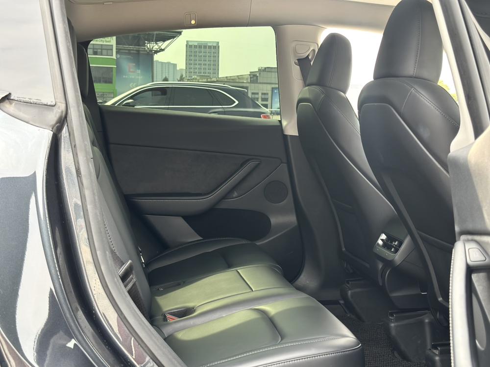 Tesla Model Y 2024 #16 Tesla Model Y 2024 car image #16