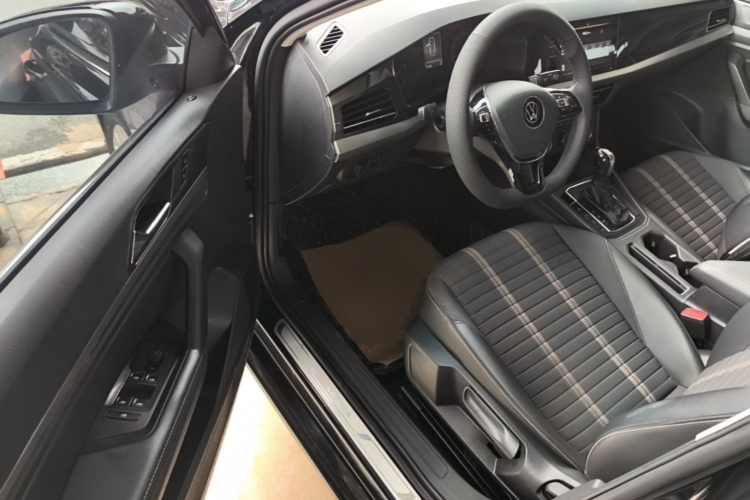 Volkswagen Lavida 2021 car image #16