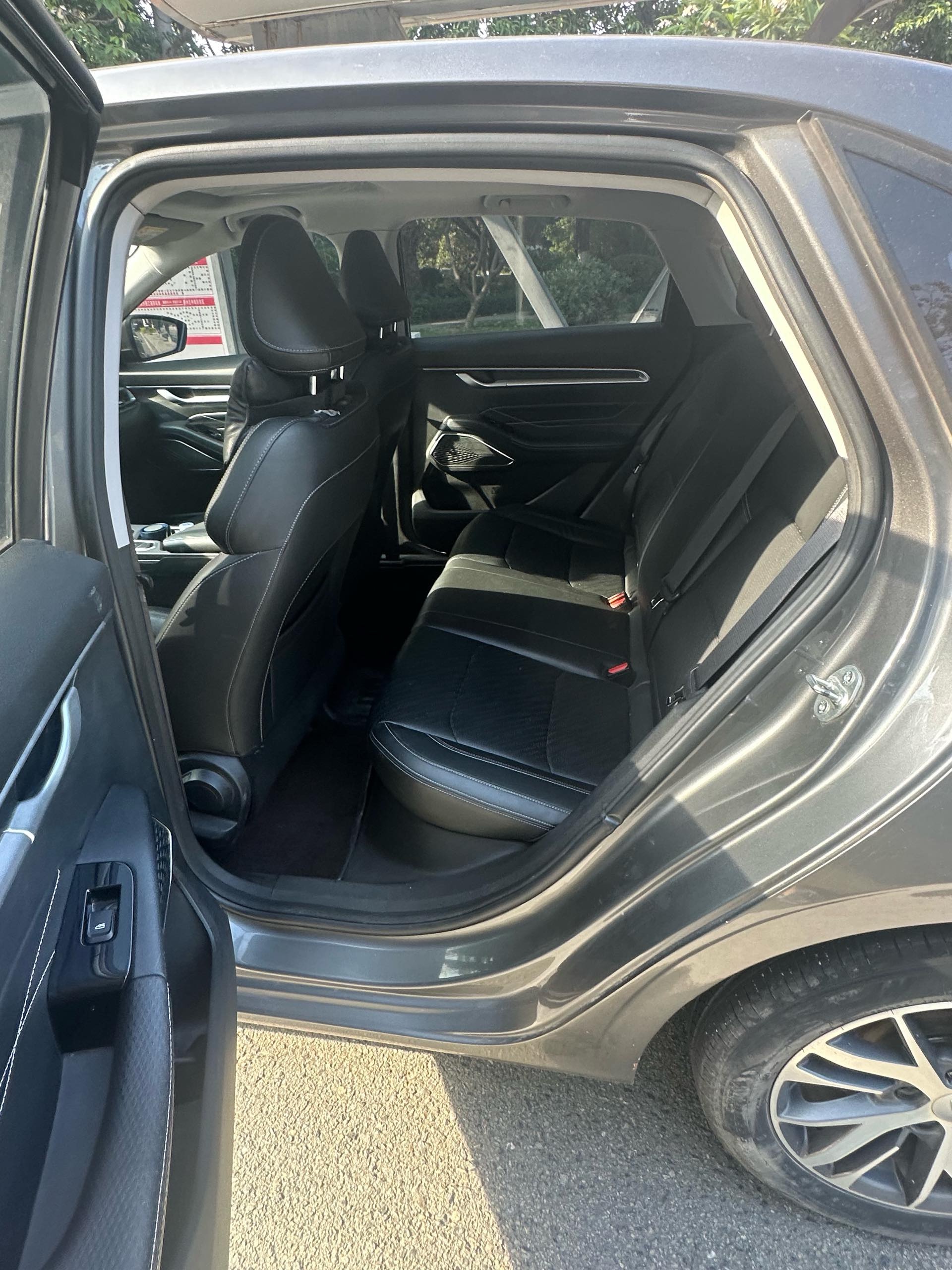 GEELY Emgrand 2023 imagen de coche #7