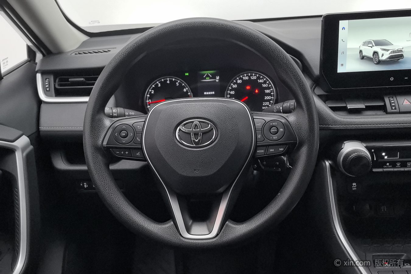 Toyota RAV4 2024 изображение автомобиля #11