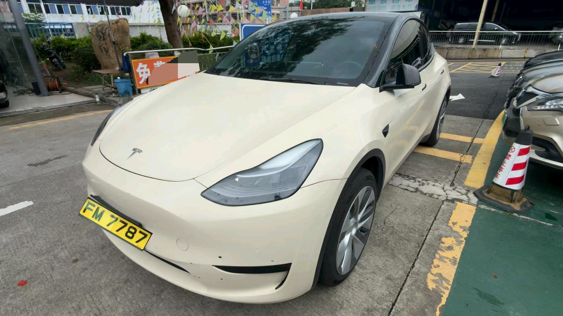 Tesla Model Y 2022 Tesla Model Y 2022 car image