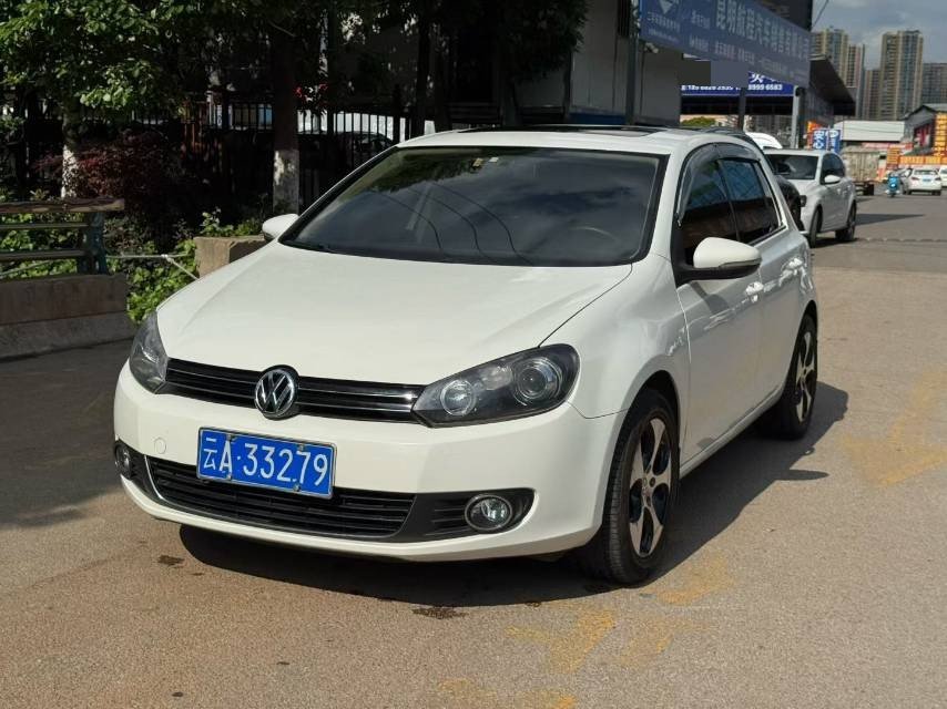 Volkswagen Golf 2013 car image 