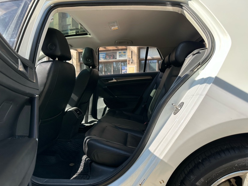 Volkswagen Golf 2016 car image #6