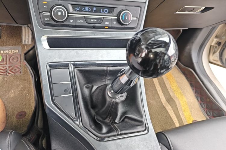 GEELY Emgrand 2021 car image #14