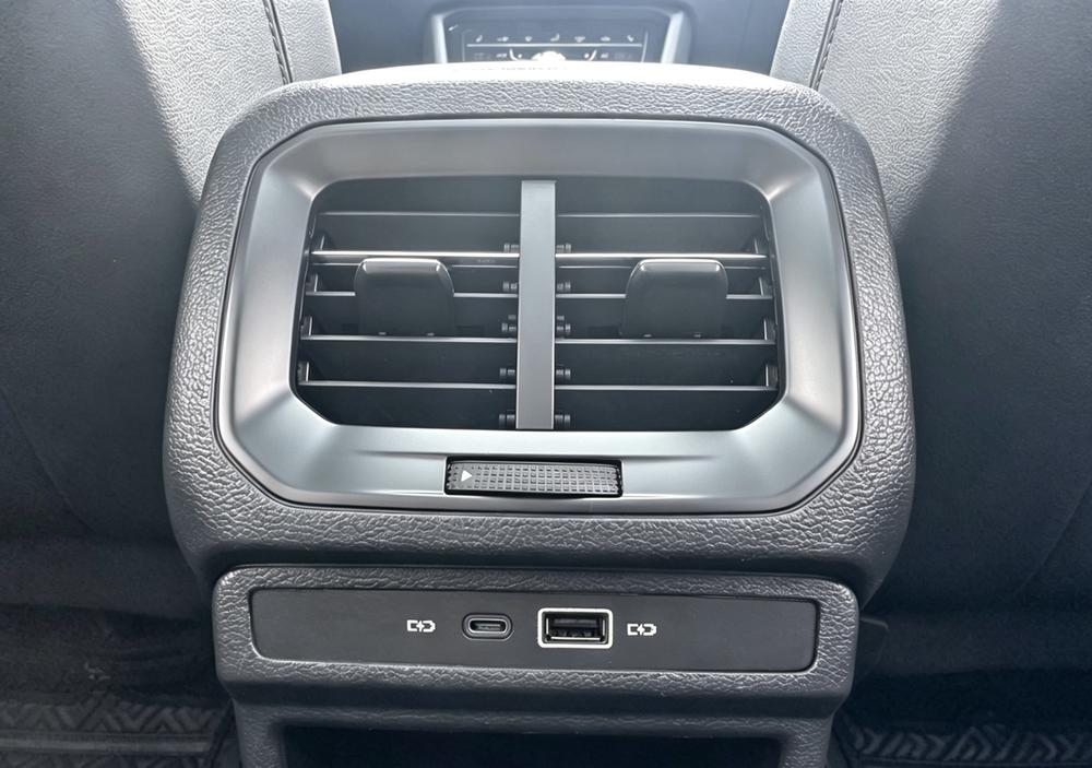 Volkswagen Tharu 2021 car image #13