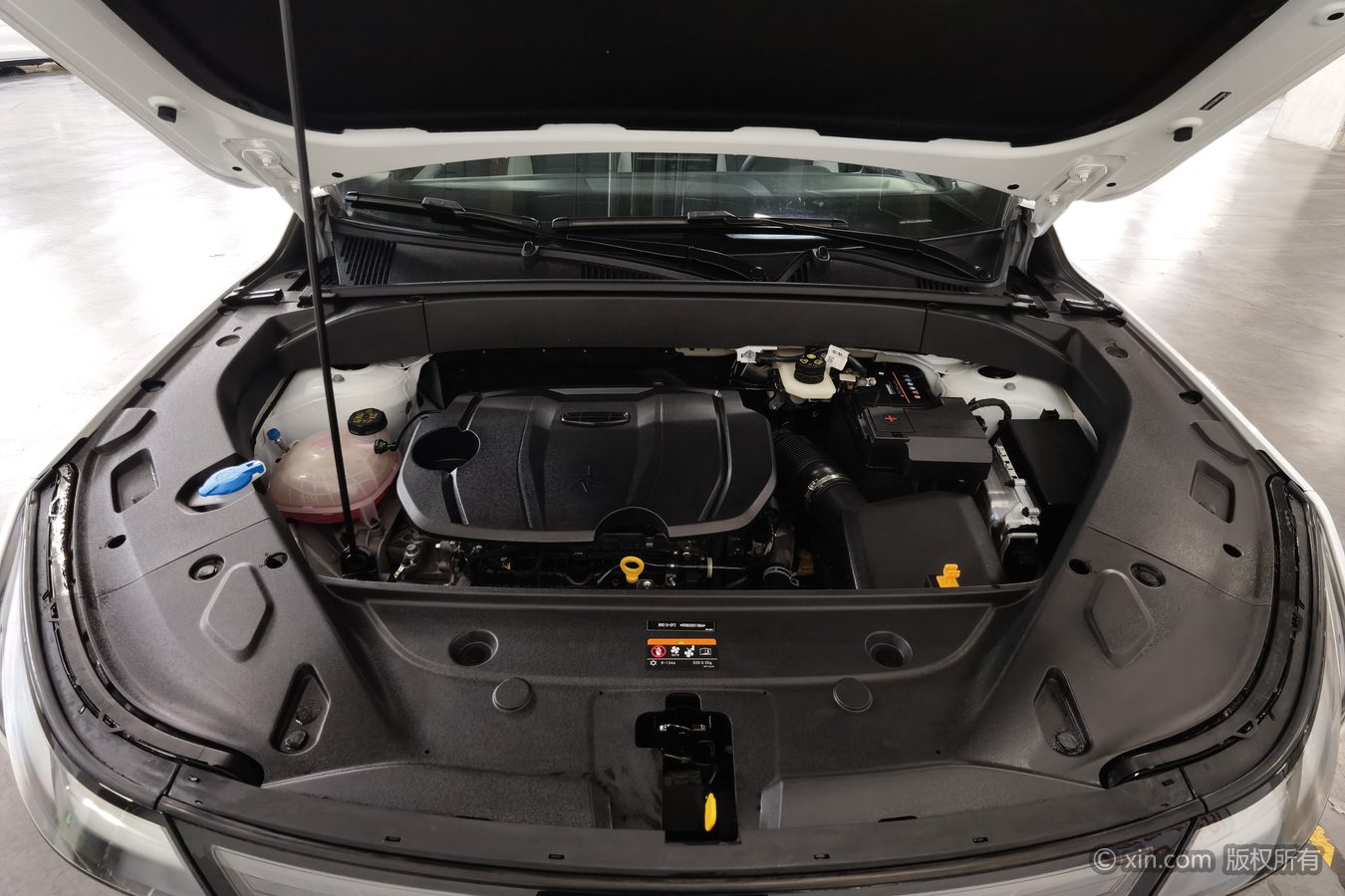 GEELY Boyue L 2024 car image #18
