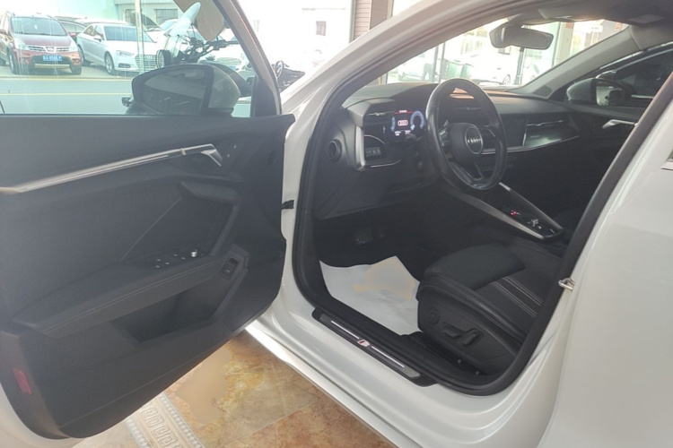 Audi A3 2024 immagine di auto #16