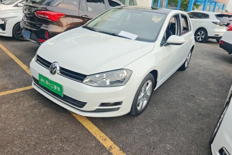 Volkswagen Golf 2015 car image #2