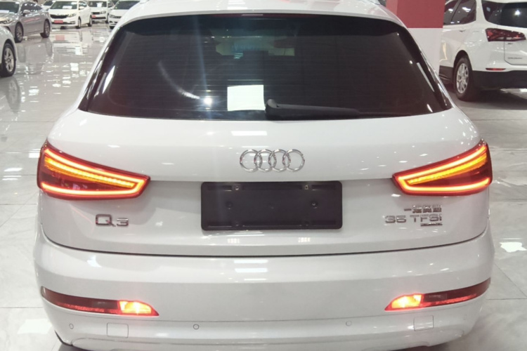Audi Q3 2015 #6 Audi Q3 2015 car image #6