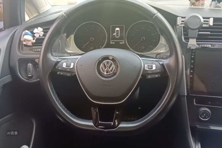 Volkswagen Golf 2018 car image #12