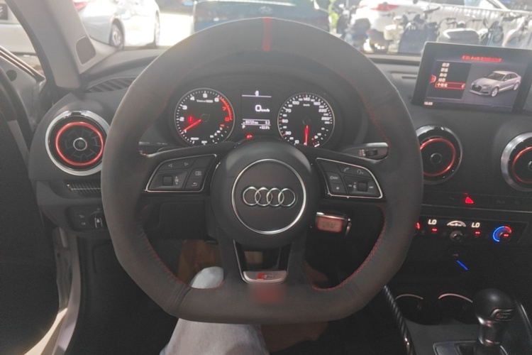 Audi A3 2019 immagine di auto #11