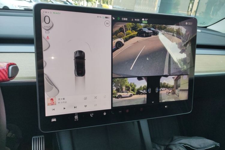Tesla Model Y 2022 car image #13