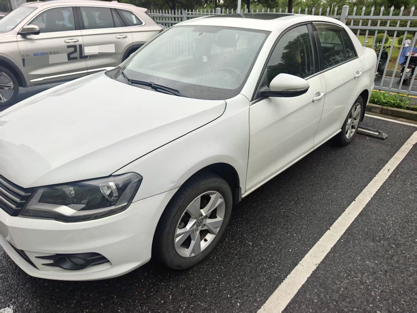 Volkswagen Bora 2014 car image 