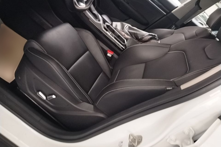 GEELY Coolray 2025 car image #15