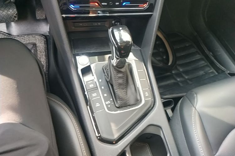 Volkswagen Tharu 2023 car image #14