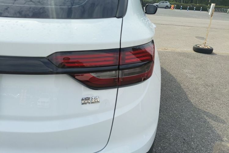 GEELY Coolray 2025 #8 GEELY Coolray 2025 car image #8