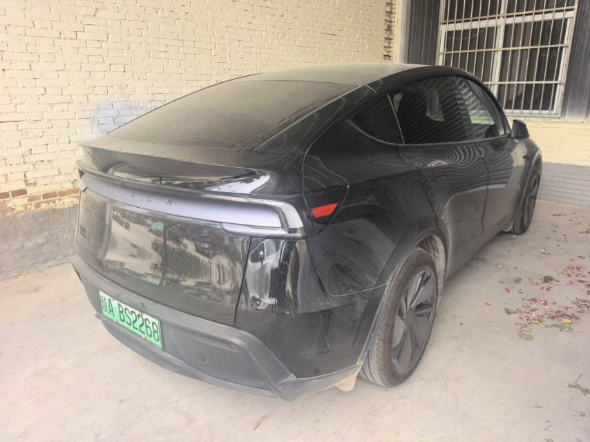 Tesla Model Y 2026 #9 Tesla Model Y 2026 car image #9