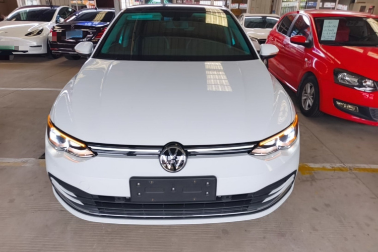 Volkswagen Golf 2025 car image #3
