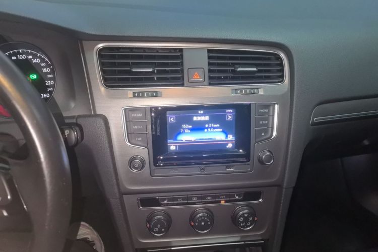 Volkswagen Golf 2016 car image #13