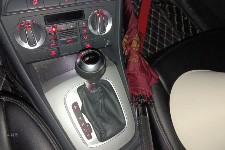 Audi Q3 2015 car image #16