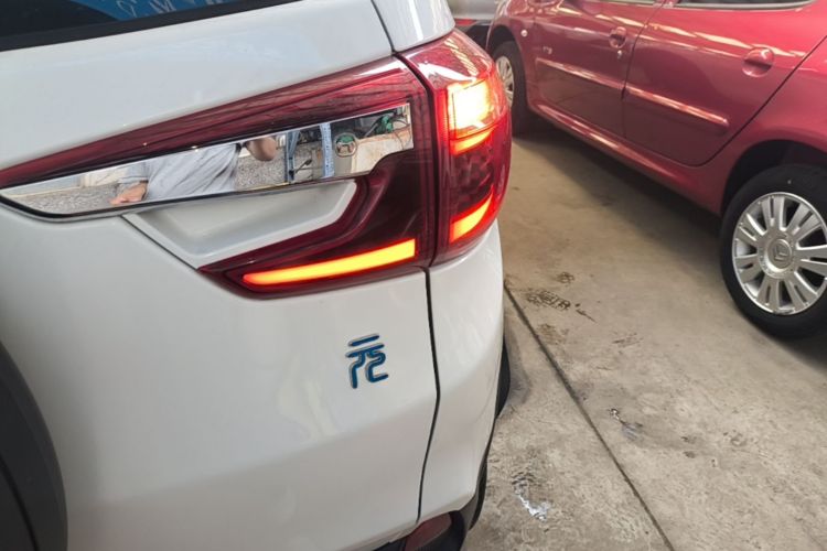 BYD Yuan New Energy 2019 #8 BYD Yuan New Energy 2019 car image #8