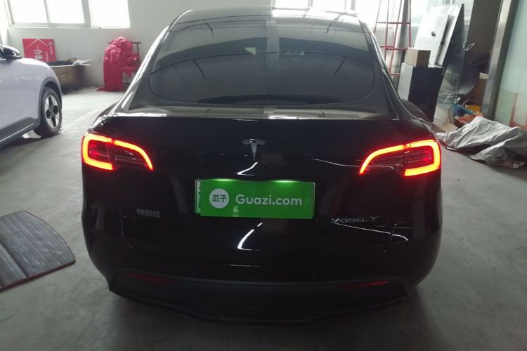 Tesla Model Y 2023 car image #6
