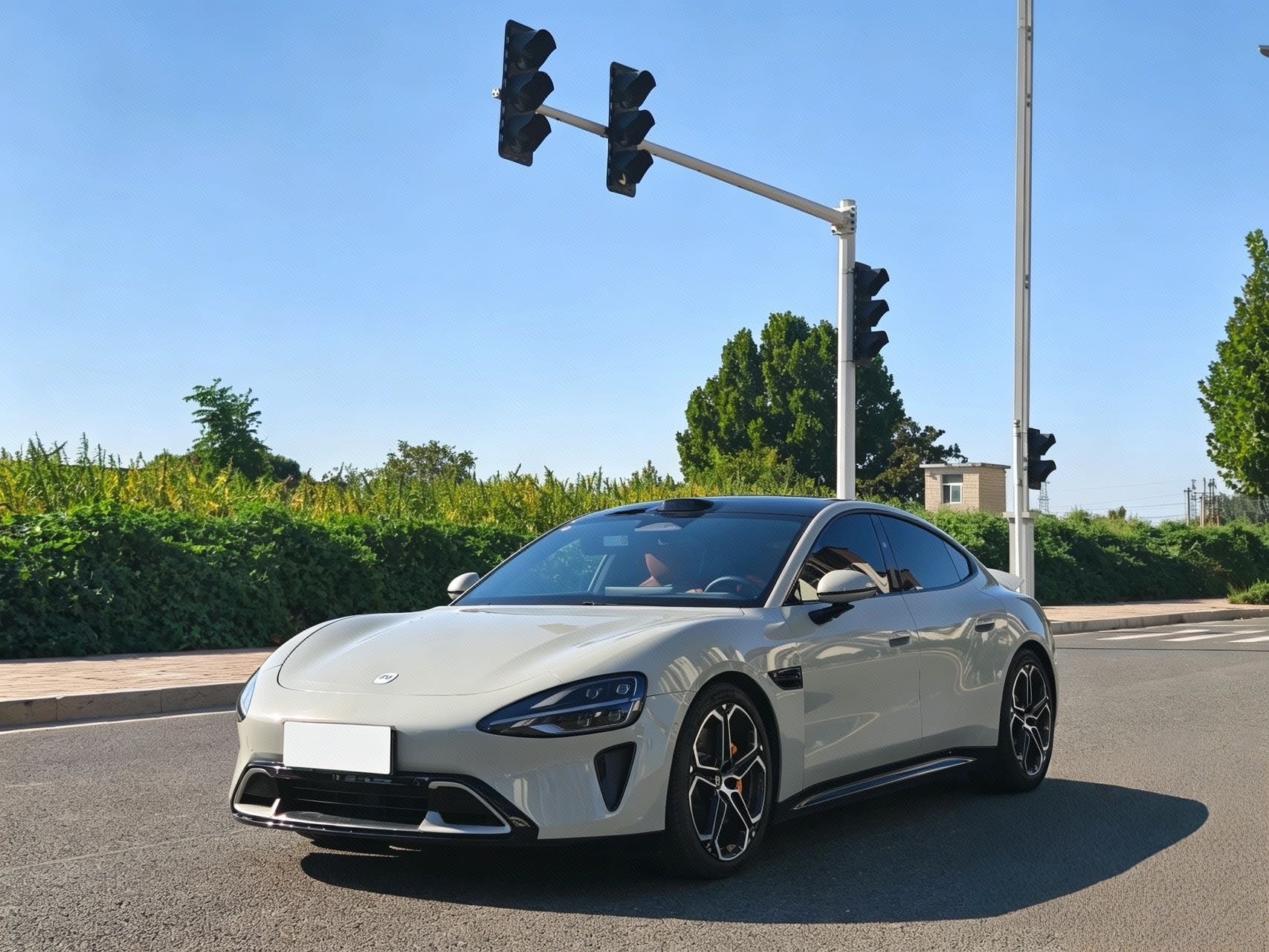 MI SU7 2024 car image 