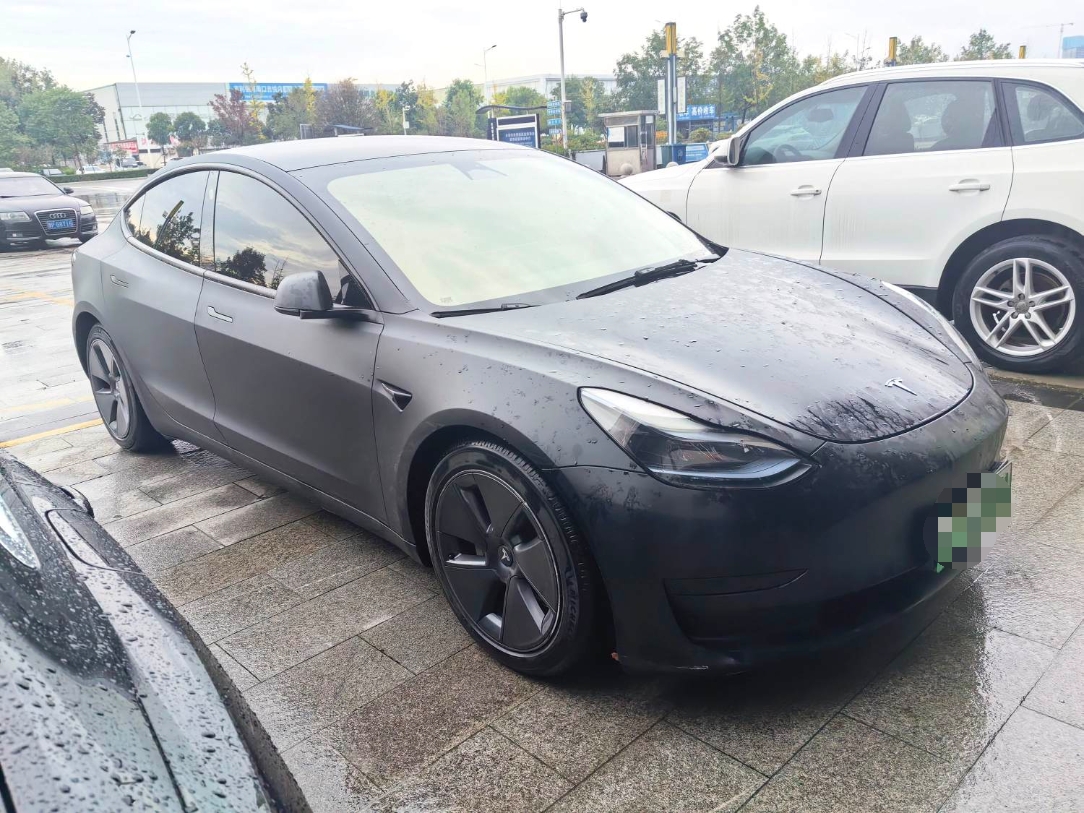 Tesla Model 3 2023 car image #4
