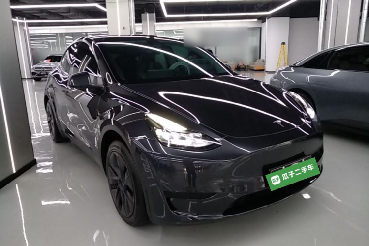 Tesla Model Y 2024 #4 Tesla Model Y 2024 car image #4