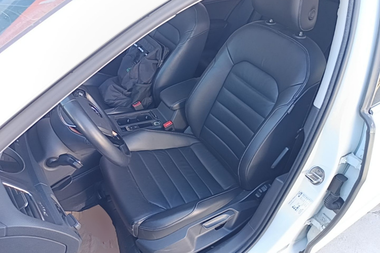 Volkswagen Golf 2016 car image #15