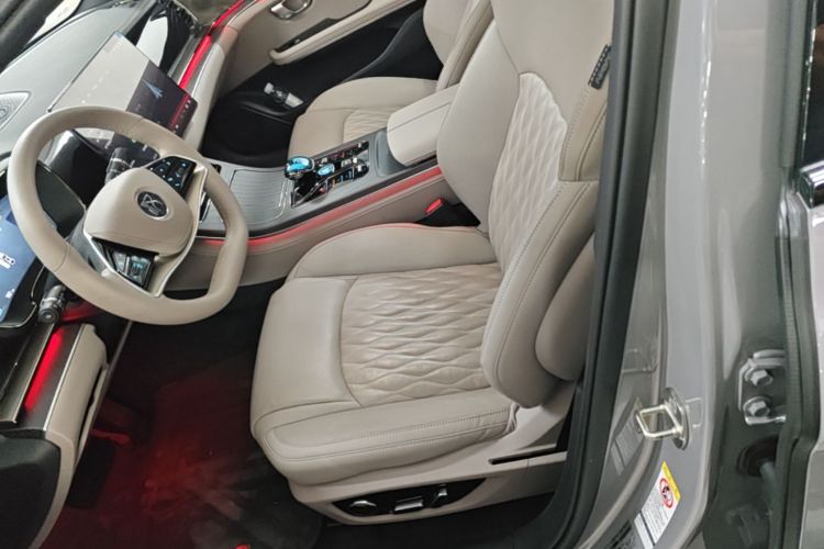 BYD Han 2025 car image #15