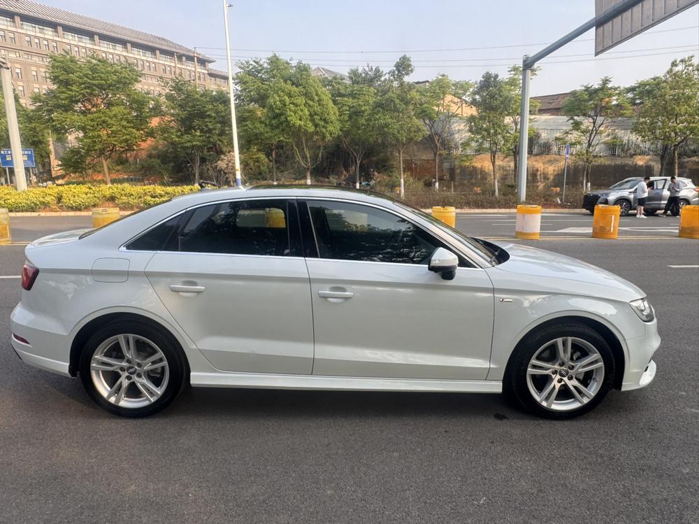 Audi A3 2019 immagine di auto #8