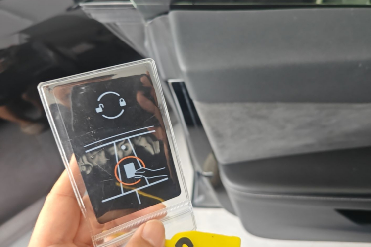Tesla Model Y 2022 car image #9