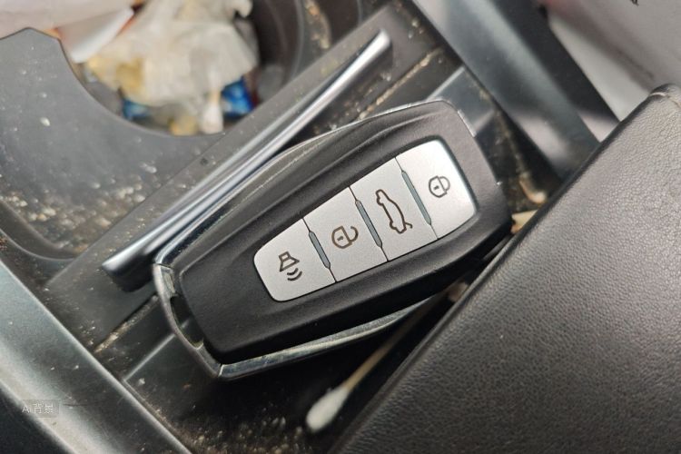 GEELY Emgrand 2019 #10 GEELY Emgrand 2019 car image #10