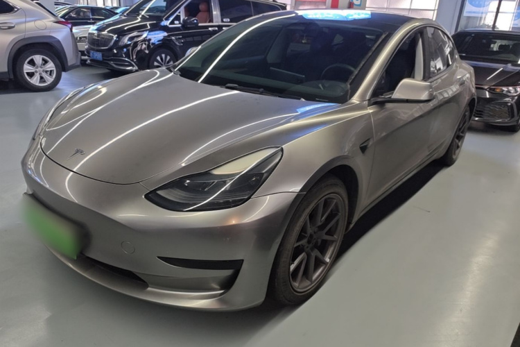 Tesla Model 3 2022 car image #2