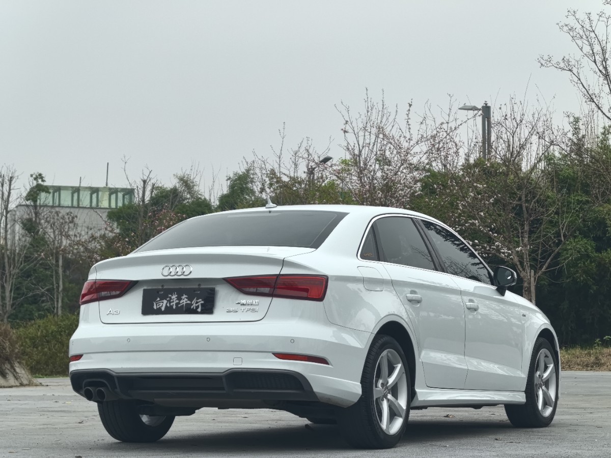 Audi A3 2019 car image #10