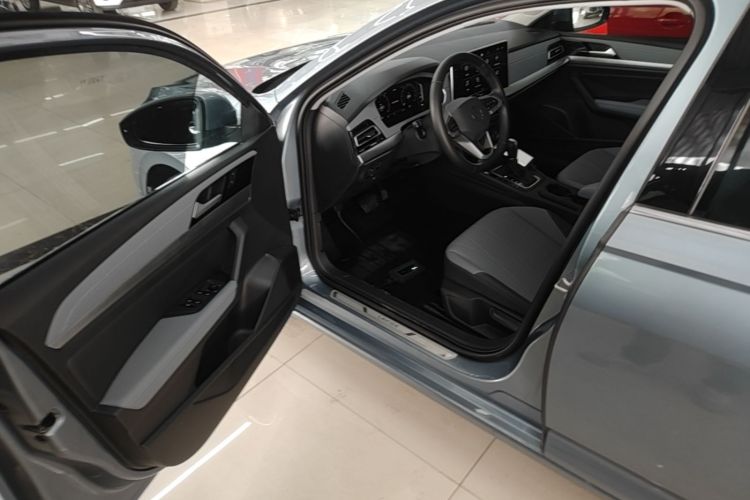 Volkswagen Lavida 2022 car image #16
