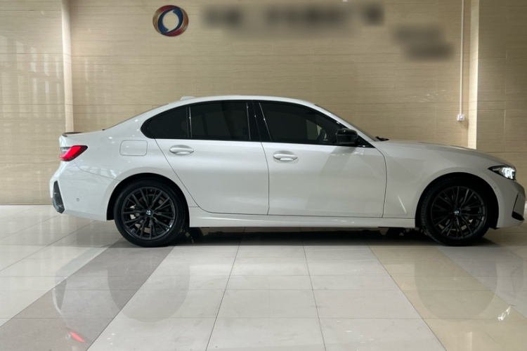 BMW 3 Series 2024 #7 BMW 3 Series 2024 car image #7